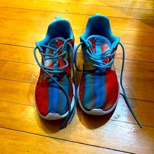 Nike betterworld sneakers US2.5